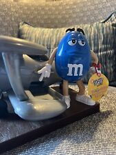 Raro difícil de encontrar azul avião M&M's World dispensador de doces chocolate comprar usado  Enviando para Brazil