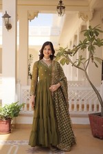 Robe mariage indienne d'occasion  Expédié en France