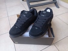 Scarpe sneakers globe usato  Uta