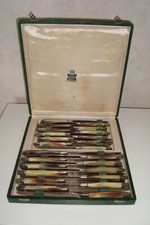 Coffret petits grands d'occasion  Suresnes