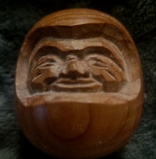 Estatueta vintage de madeira Daruma 7cm x 8cm enfeite boa sorte estilo retrô comprar usado  Enviando para Brazil