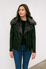 Veste fourrée guess d'occasion  Roissy-en-Brie