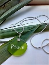 Inspiradora Gravado "PEACE" Verde Mar Vidro Pingente Colar de Corrente Snake comprar usado  Enviando para Brazil