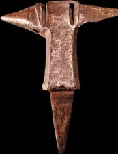 Antica incudine ferro usato  Vetto