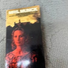 Mrs. Munck Revenge Drama Paperback Book by Ella Leffland Pocket Books 1971 comprar usado  Enviando para Brazil
