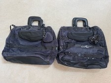 Bolsa de lantejoulas Juicy Couture azul com alça e alça e interior rosa, 2 bolsas comprar usado  Enviando para Brazil