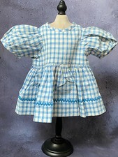 Ancienne robe poupee d'occasion  Clermont-Ferrand-