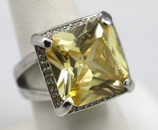 Large glam canary for sale  Trafalgar