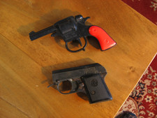 Lotto pistole giocattolo usato  Italia