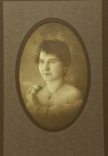 Vestido colar de ombro cabelo curto linda mulher fotografia P&B 6,5 x 11 comprar usado Vestido colar de ombro cabelo curto linda mulher fotografia P&B 6,5 x 11 comprar usado  Enviando para Brazil