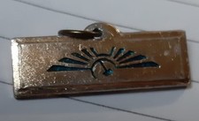 Petit insigne soviétique d'occasion  Lardy