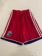 Short garçon adidas d'occasion  Beaugency