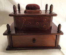 Kit de caixa de linha de costura feminina antiga vitoriana madeira mogno com gaveta + sem reserva comprar usado Kit de caixa de linha de costura feminina antiga vitoriana madeira mogno com gaveta + sem reserva comprar usado  Enviando para Brazil