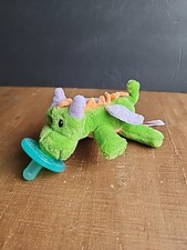 Chupeta WubbaNub verde conto de fadas dragão pelúcia silicone bebê bebê bebê sem BPA comprar usado Chupeta WubbaNub verde conto de fadas dragão pelúcia silicone bebê bebê bebê sem BPA comprar usado  Enviando para Brazil