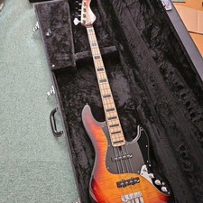 Guitare basse mayones d'occasion  Expédié en France