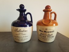 Set n°2 Caraffe Whisky Ballantine's & Wm. Maxwell Ceramica Vintage Bar Pub comprar usado Set n°2 Caraffe Whisky Ballantine's & Wm. Maxwell Ceramica Vintage Bar Pub comprar usado  Enviando para Brazil