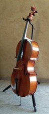 Violoncello con supporto usato  Italia