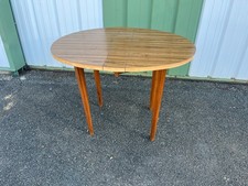 Table ovale vintage d'occasion  Montendre