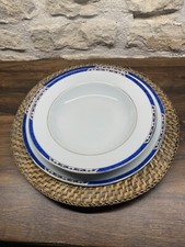 Ensemble assiettes porcelaine d'occasion  Sainte-Soulle