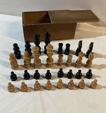 Vecchia scatola con usato  Vobbia