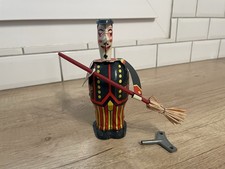 Personnage homme balai d'occasion  Les Mées