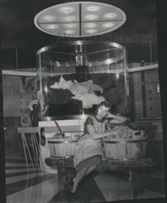 1958 Press Photo Giant máquina de lavar roupa-museu exposição comprar usado  Enviando para Brazil