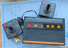 Console de videogame Atari Flashback 2 controles de joystick sem fio comprar usado  Enviando para Brazil