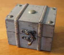 Small antiqued treasure for sale  Massillon