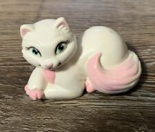 Boneco Barbie Princess & the Pauper Serafina rosa e branco gatinho gato sentado 2” comprar usado  Enviando para Brazil