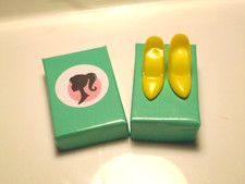 Vintage BARBIE VHTF AMARELO BRILHANTE JC PENNEY BOLSA DE SAPATOS JAPÃO BIQUEIRA FECHADA SAPATOS comprar usado  Enviando para Brazil