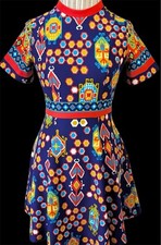 Mini vestido vintage anos 60 anos 70 psicodélico mod feito à mão poliéster tamanho pequeno comprar usado  Enviando para Brazil