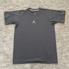Camiseta masculina Nike Air Jordan Center Jumpman Dri-FIT cinza média manga curta, usado comprar usado Camiseta masculina Nike Air Jordan Center Jumpman Dri-FIT cinza média manga curta, usado comprar usado  Enviando para Brazil