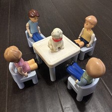 Conjunto de 10 móveis e pessoas para casa de bonecas Little Tikes família de 5 mesas e 4 cadeiras comprar usado Conjunto de 10 móveis e pessoas para casa de bonecas Little Tikes família de 5 mesas e 4 cadeiras comprar usado  Enviando para Brazil