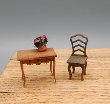 Mesa lateral e cadeira antiga Suzanne & Andrews escala 1/4 casa de bonecas miniatura 1:48 comprar usado Mesa lateral e cadeira antiga Suzanne & Andrews escala 1/4 casa de bonecas miniatura 1:48 comprar usado  Enviando para Brazil