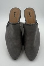 Quipid size shoes for sale  Williston Park