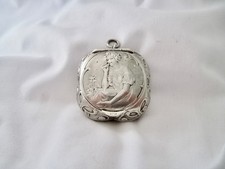 Poudrier pilulier art d'occasion Poudrier pilulier art d'occasion  Aubagne