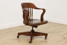 Traditional vintage oak for sale  Kaukauna