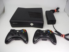 Console Microsoft Xbox 360 S modelo 1439 sistema preto com 2 controles 4GB comprar usado  Enviando para Brazil