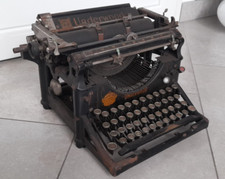 Macchina scrivere antica usato  Como