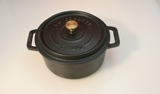 Mini forno holandês Staub France preto fosco ferro fundido comprar usado  Enviando para Brazil