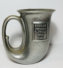 Usado, RWP Sonoma Jack Stein Cheese Factory Tin Aluminum Horn Shaped Mug 5" comprar usado Usado, RWP Sonoma Jack Stein Cheese Factory Tin Aluminum Horn Shaped Mug 5" comprar usado  Enviando para Brazil