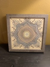 Arte emoldurada Mandala Papercut 9”X 9” feita por artista boho neutra bronzeada/azul comprar usado  Enviando para Brazil