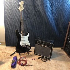 Squire Affinity Strat, ótimo kit de guitarra iniciante para quem quer aprender!  comprar usado  Enviando para Brazil