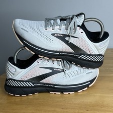 Brooks women adrenaline for sale  Tuscola