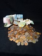 Gran cantidad de monedas y billetes extranjeros segunda mano  Embacar hacia Mexico