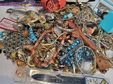 Lote de bijuterias vintage a modernas 7,5+ lb vestíveis, revenda, reaproveitamento comprar usado  Enviando para Brazil