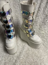 Stivali platform demonia usato Stivali platform demonia usato  Spedire a Italy