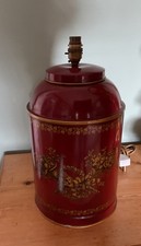 Lámpara de mesa OKA grande de metal 'tea caddy'.  Decoración rojo intenso/oro  segunda mano  Embacar hacia Mexico