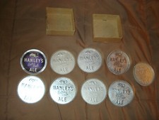 75 porta-copos de cerveja vintage da década de 1930 + porta-copos de metal Hanley na caixa original!! comprar usado  Enviando para Brazil