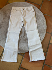 Pantalon pantacourt blanc d'occasion Pantalon pantacourt blanc d'occasion  Saint-Julien-de-Peyrolas